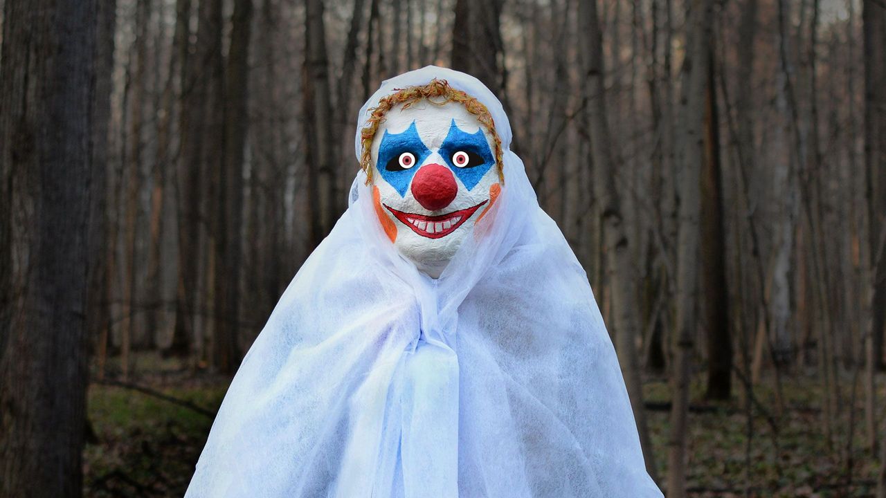 scary clown pictures