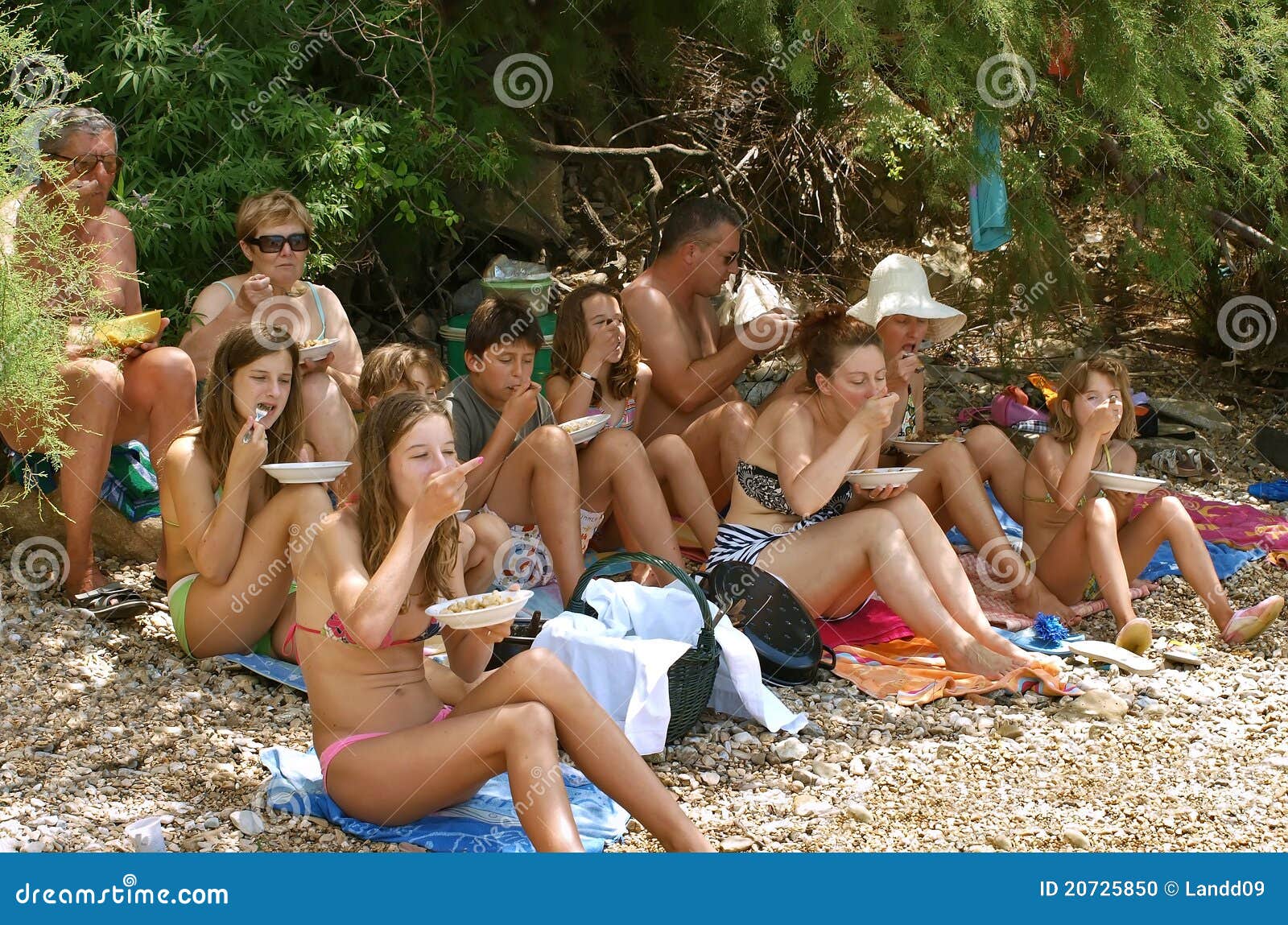 pics family nudist