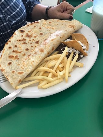 safari tacos al carbón