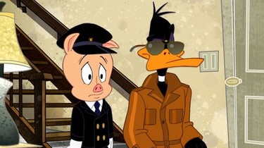 the looney tunes show off duty cop