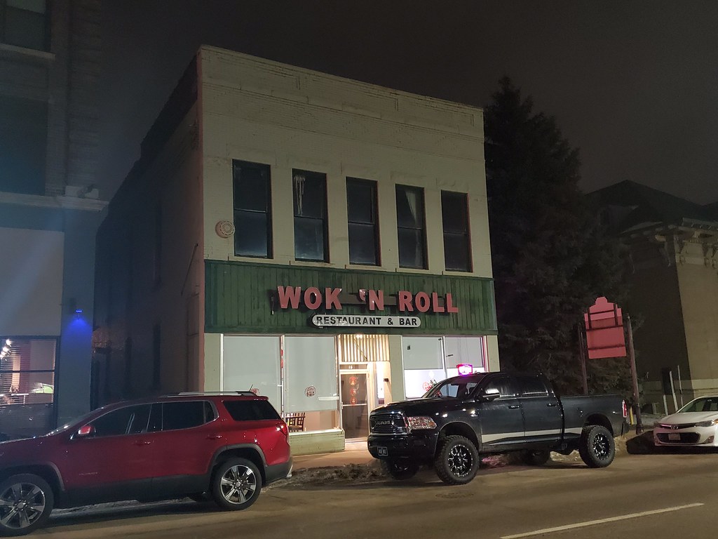 wok n roll mason city ia