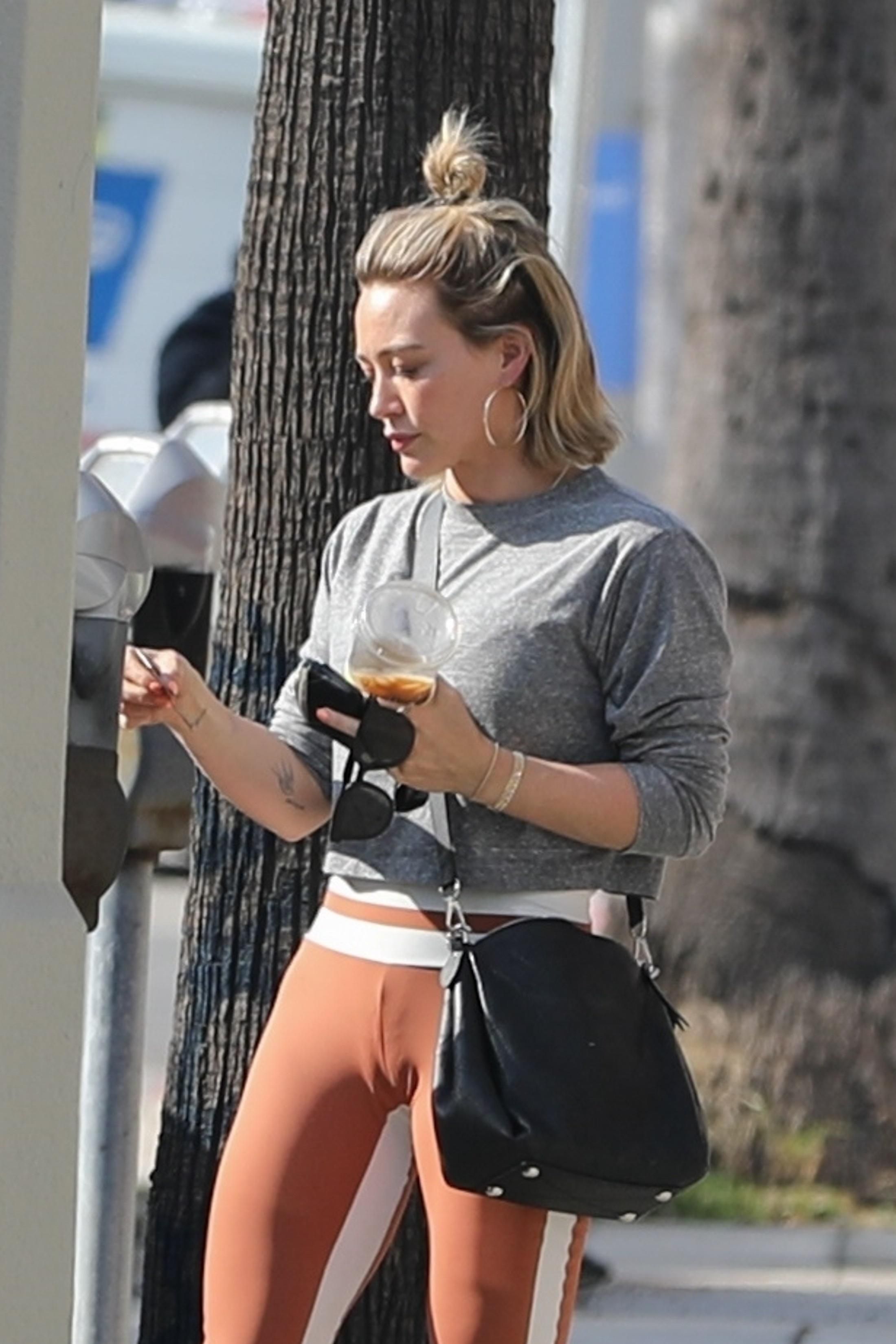 hilary duff cameltoe