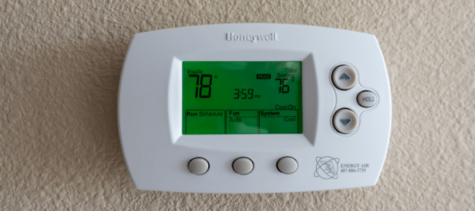 what does cool on flashing mean on thermostat