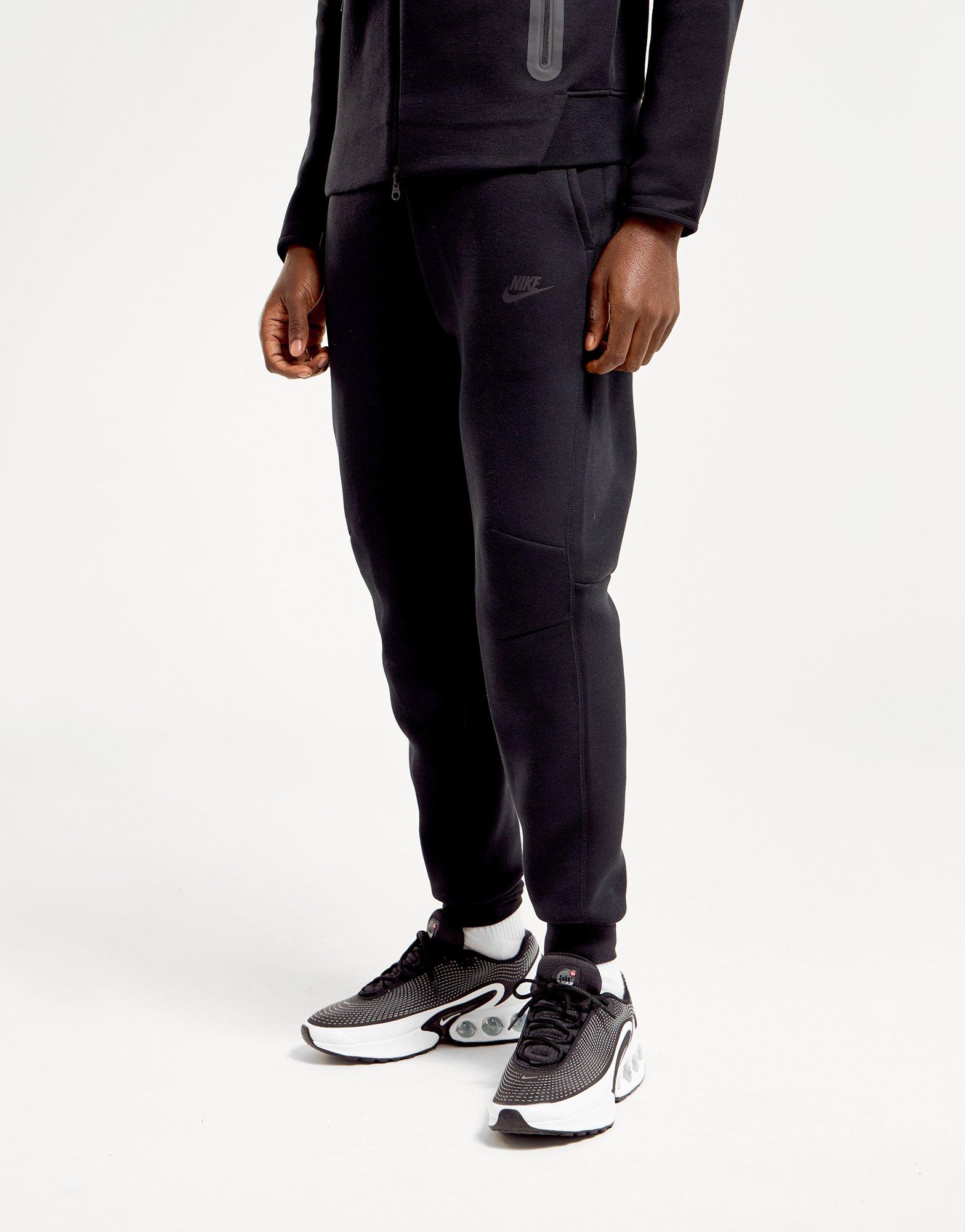 tech fleece joggers black