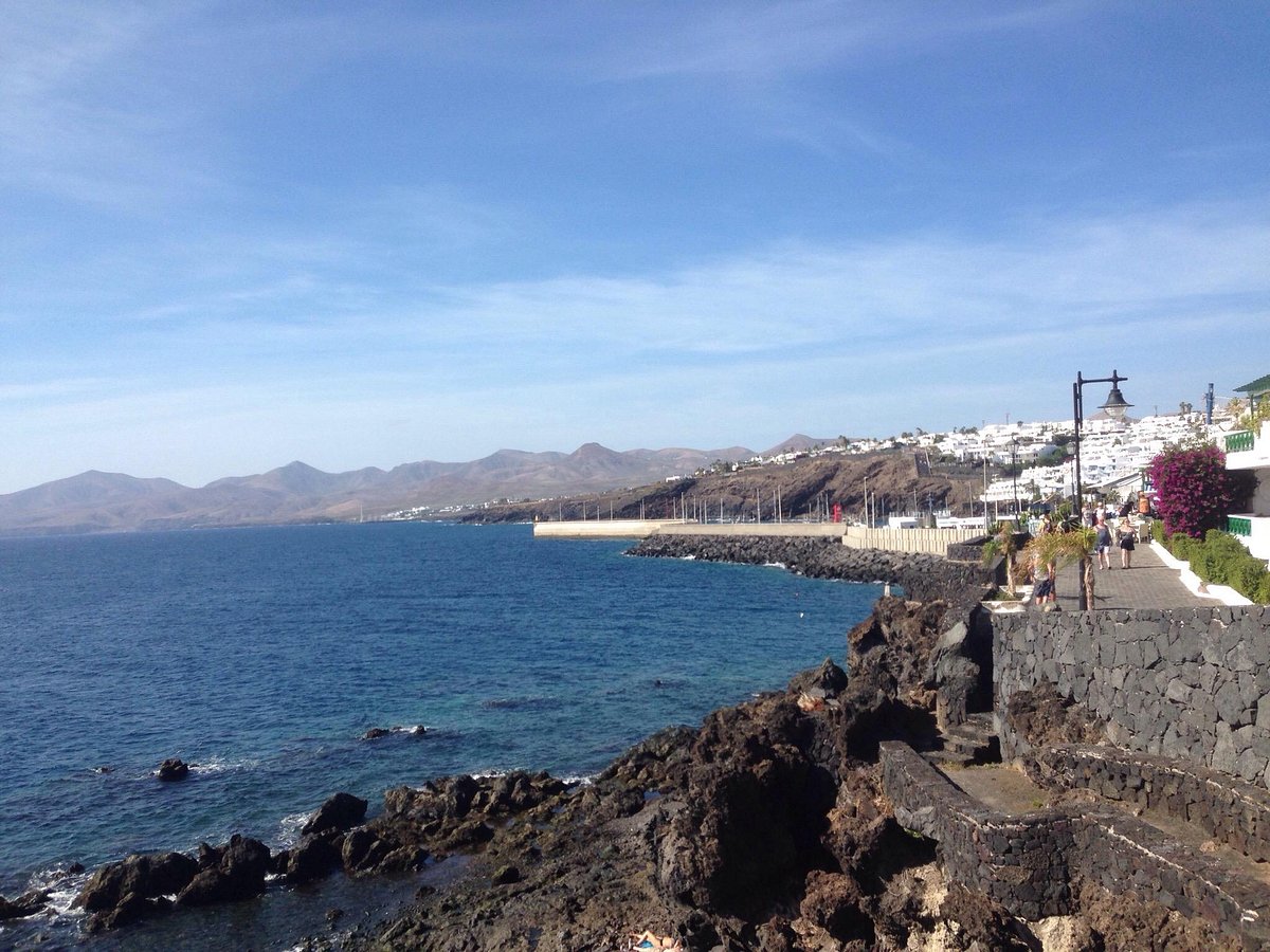 puerto del carmen lanzarote old town