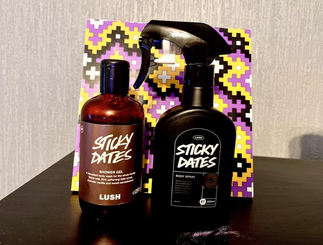 lush sticky dates body wash