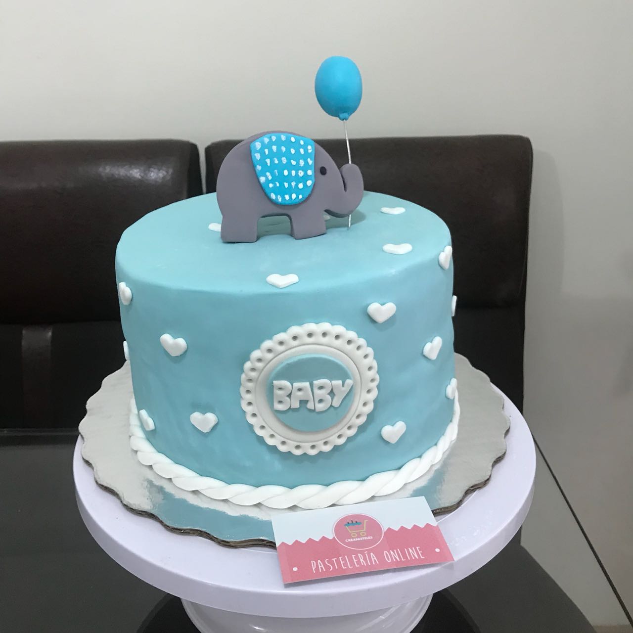 pastel baby shower niño