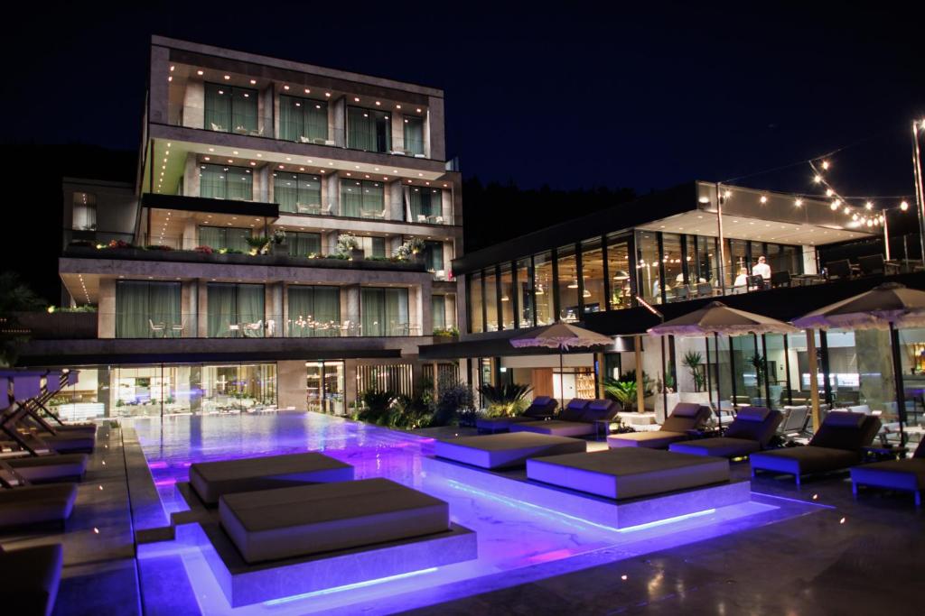 prado luxury hotel albania