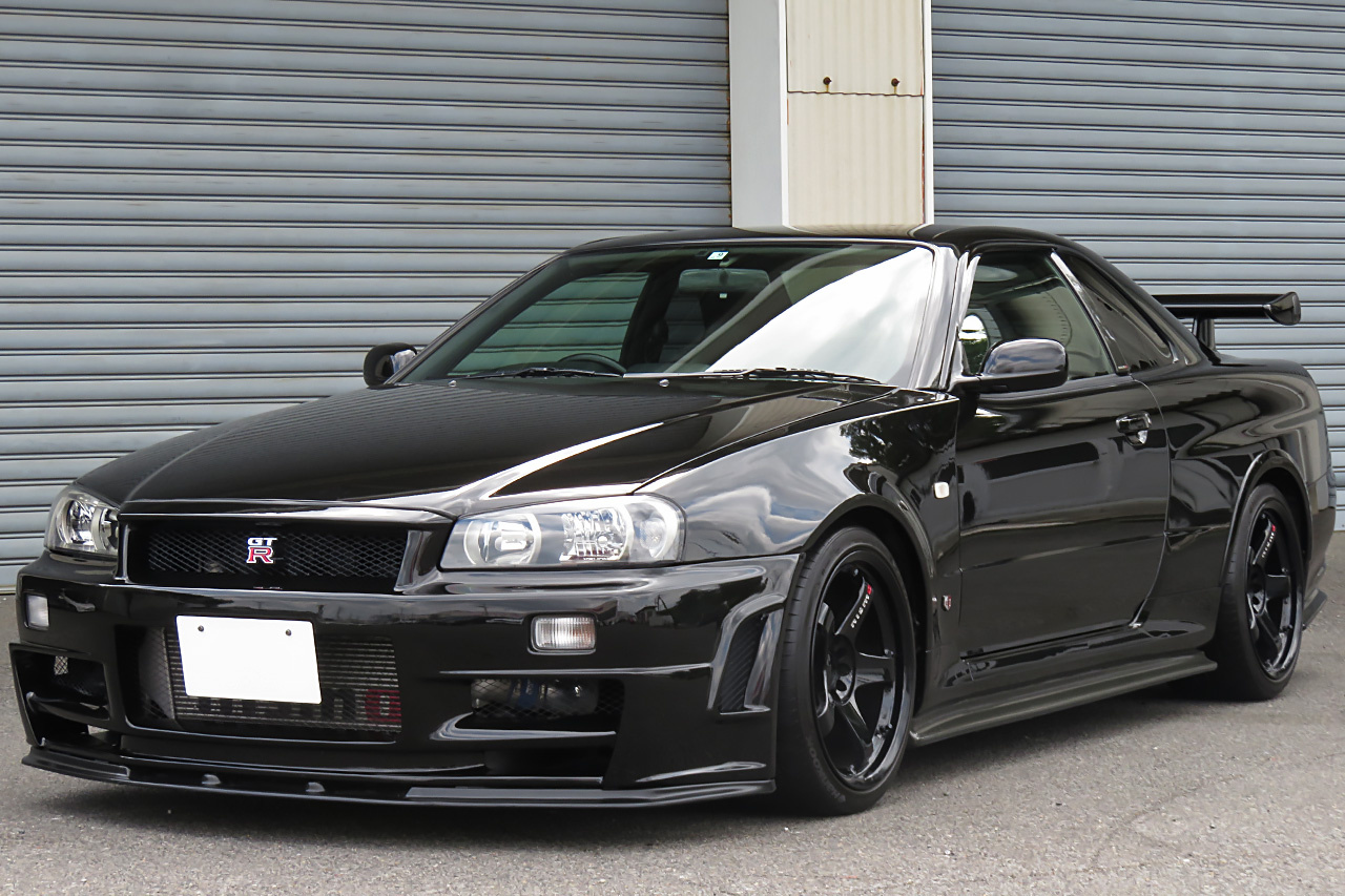 black skyline r34