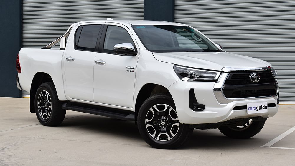 2023 hilux sr