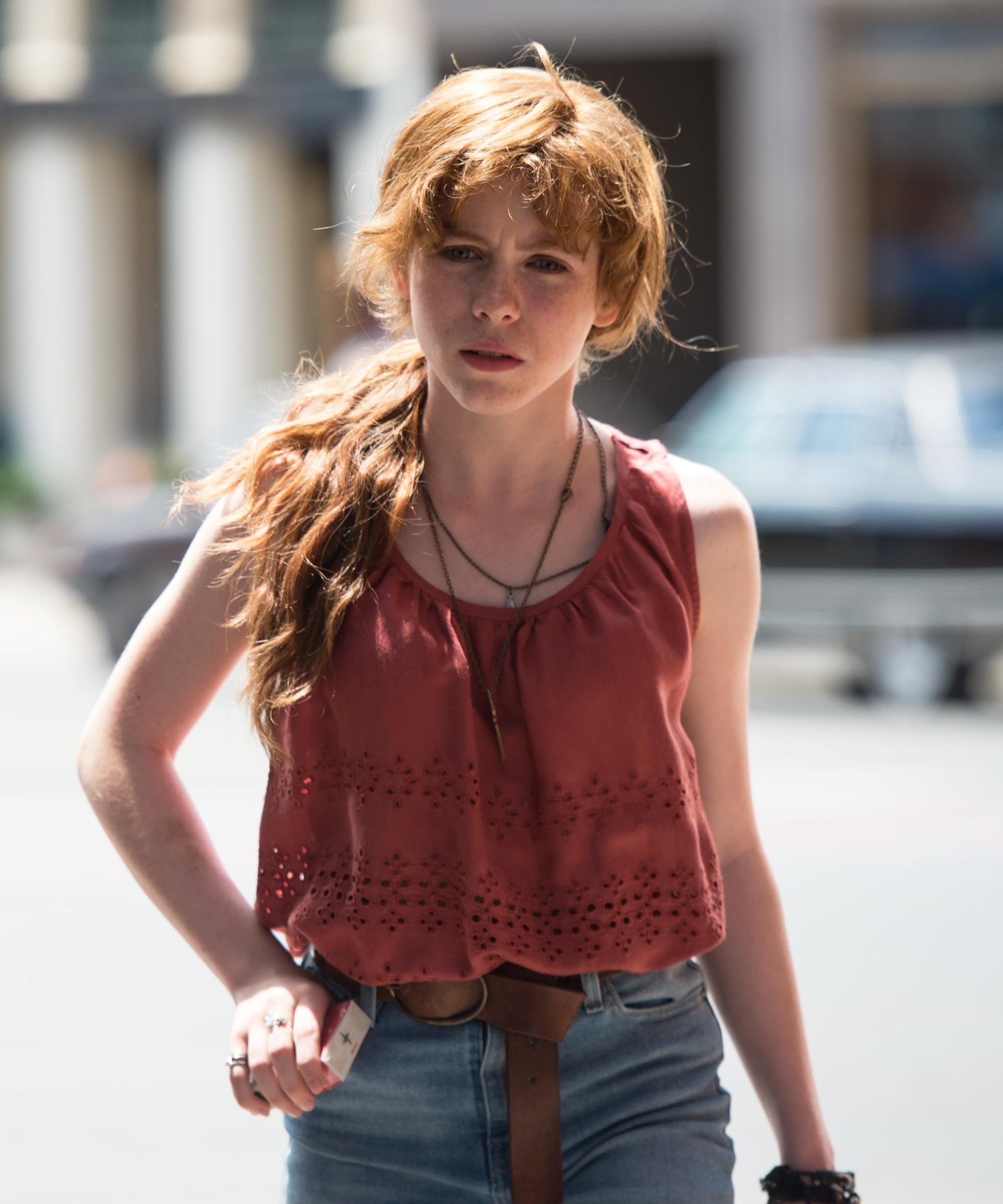 sophia lillis sexy