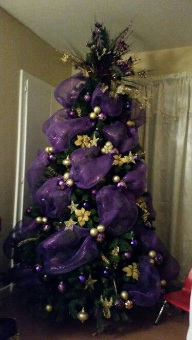 arbol de navidad morado y dorado