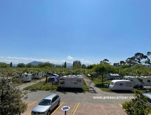 area autocaravana laredo