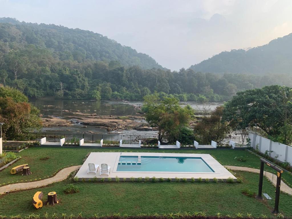 athirapally resorts