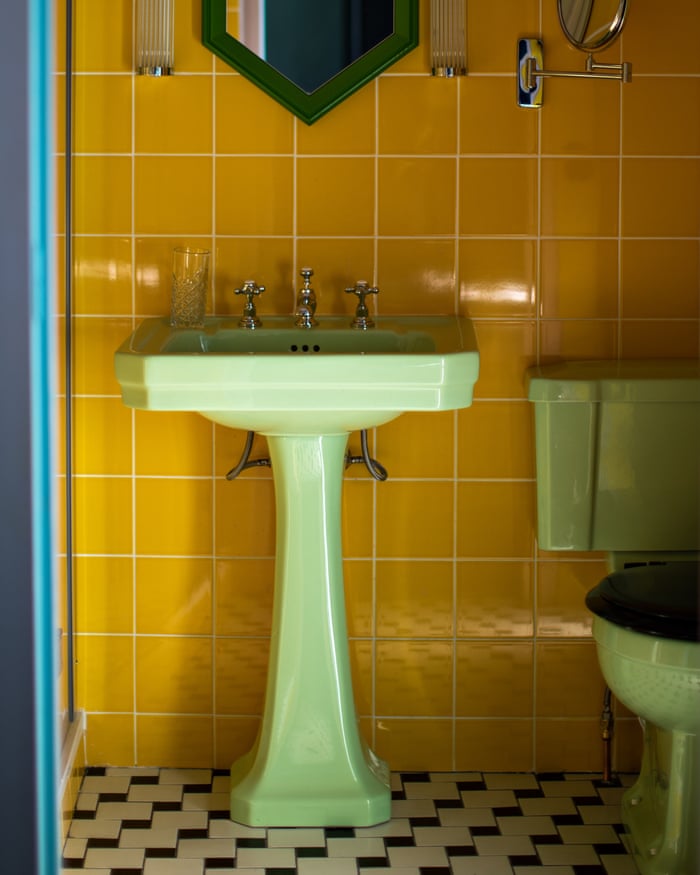 70s avocado green bathroom