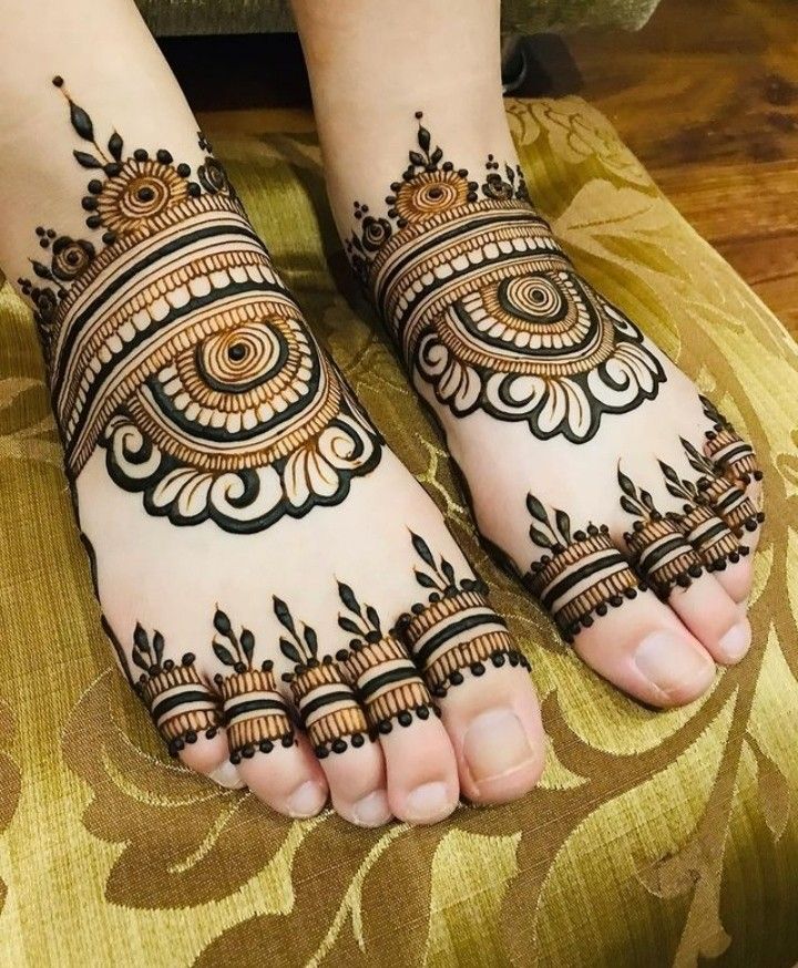 foot mehndi design simple