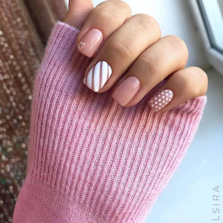 uñas rosa pastel