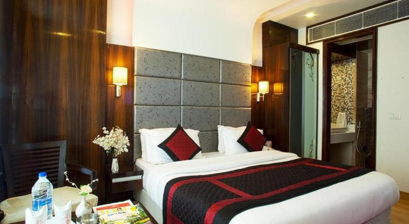 best hotels near delhi airport