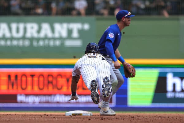 brewers with 30 stolen bases