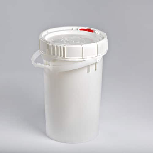 bucket with screw on lid