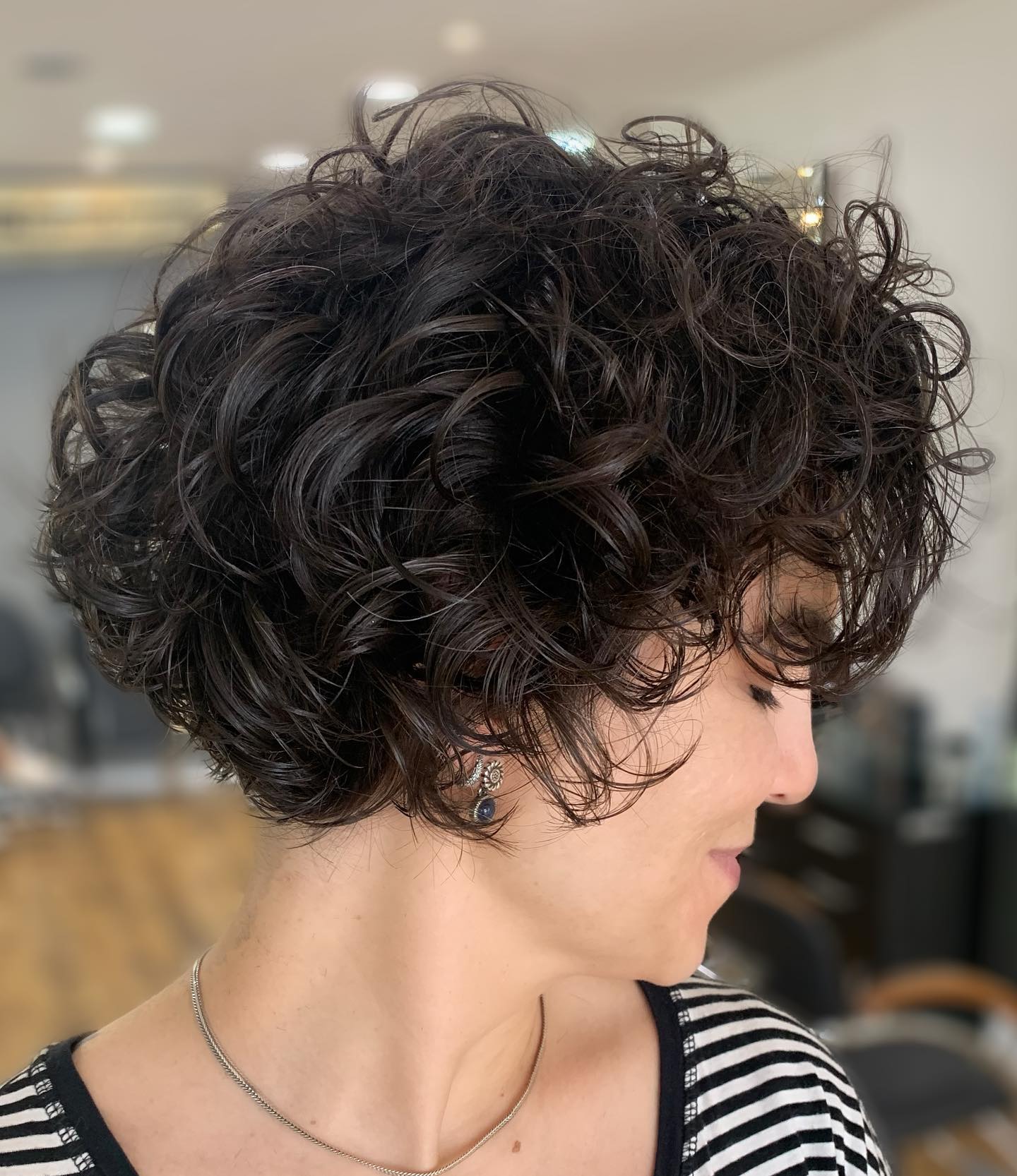 haircut curly short