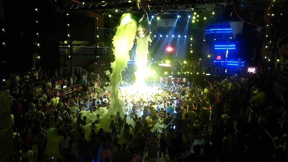 after dark events and entertainment cancun