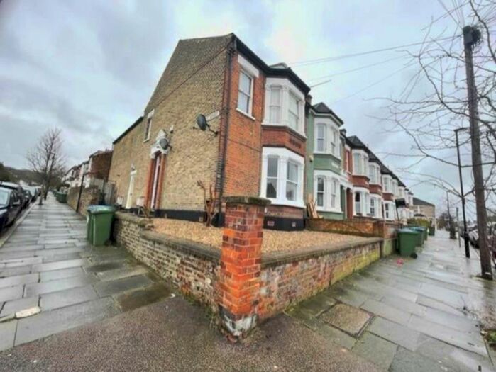 2 bedroom house to rent in abbey wood