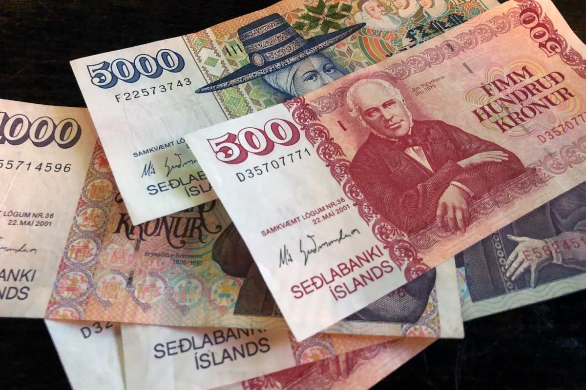 convert icelandic krona to usd