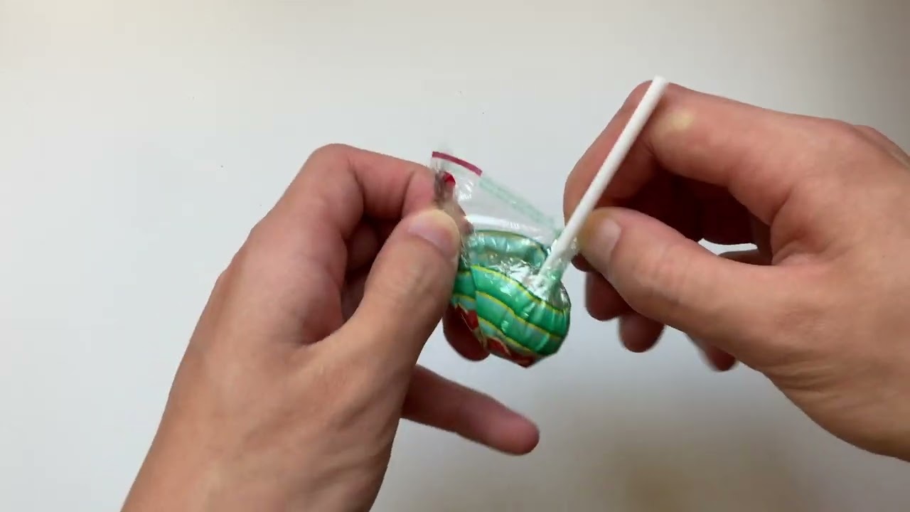 how to open a chupa chups