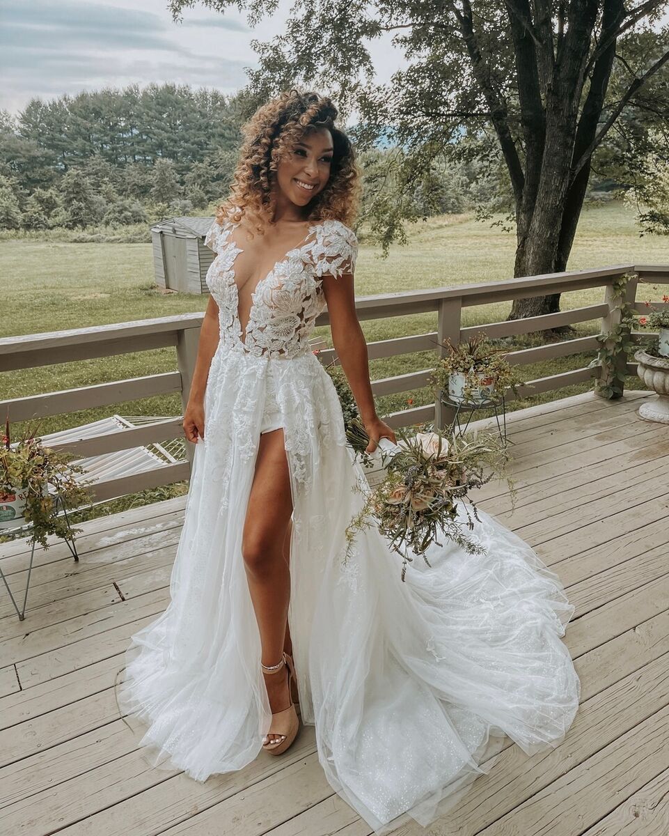 bridal gowns for beach wedding