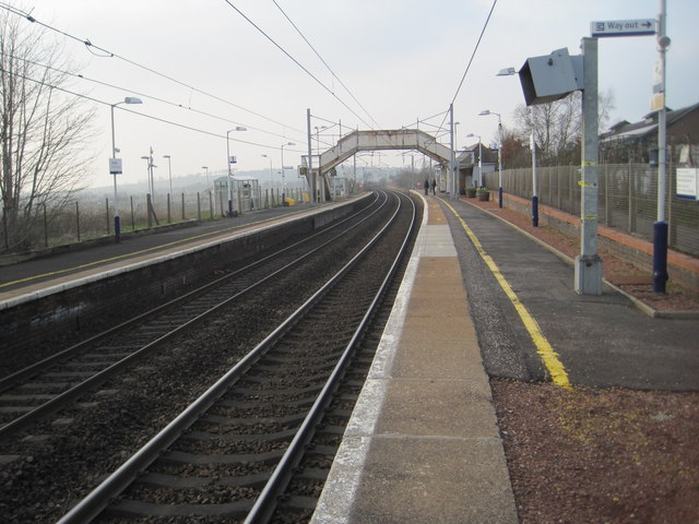 carluke to edinburgh train