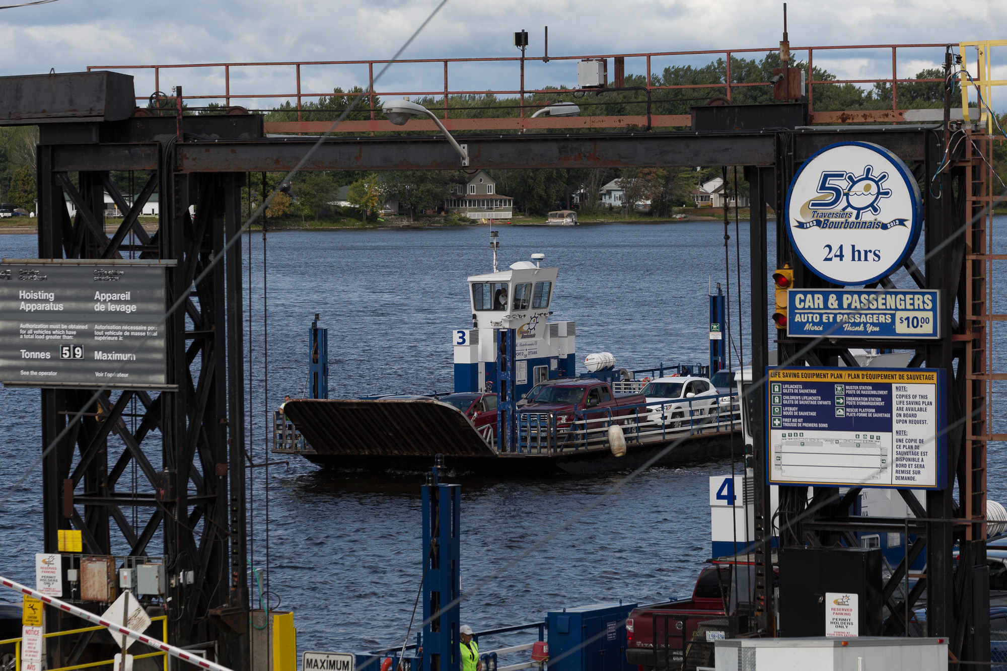 clarence rockland ferry hours