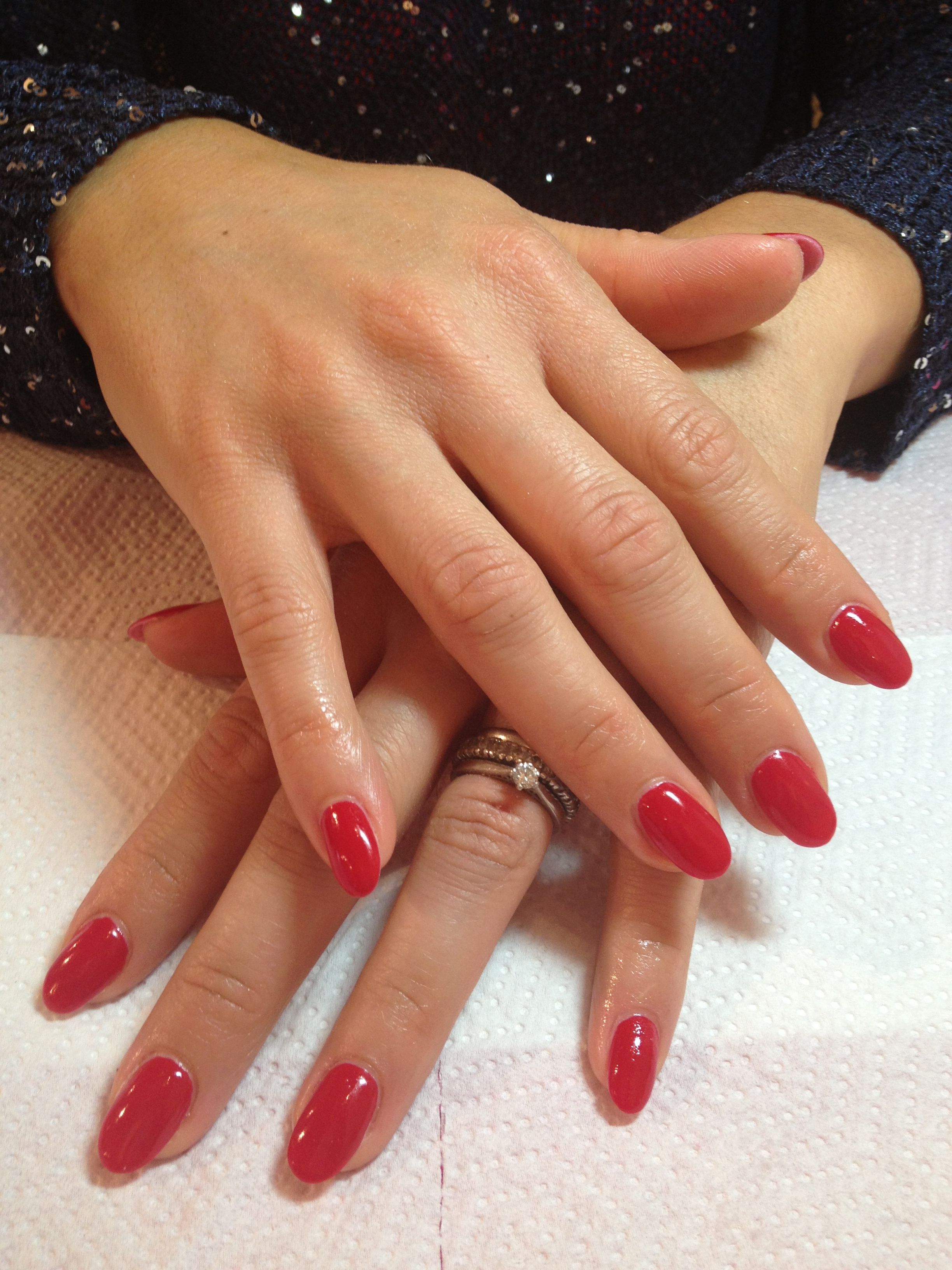 almond red nails