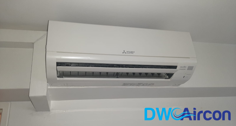 daikin inverter green light blinking