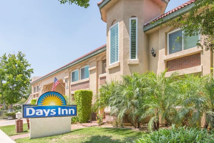 days inn nearby