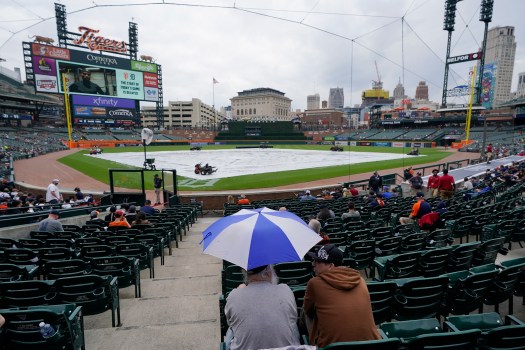 detroit tigers delay today