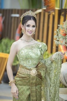 thai wedding dress