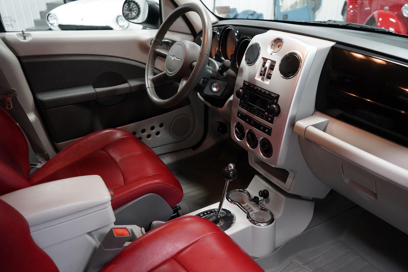 pt cruiser 2010 interior