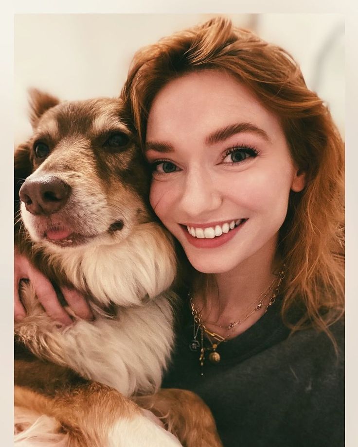 eleanor tomlinson instagram