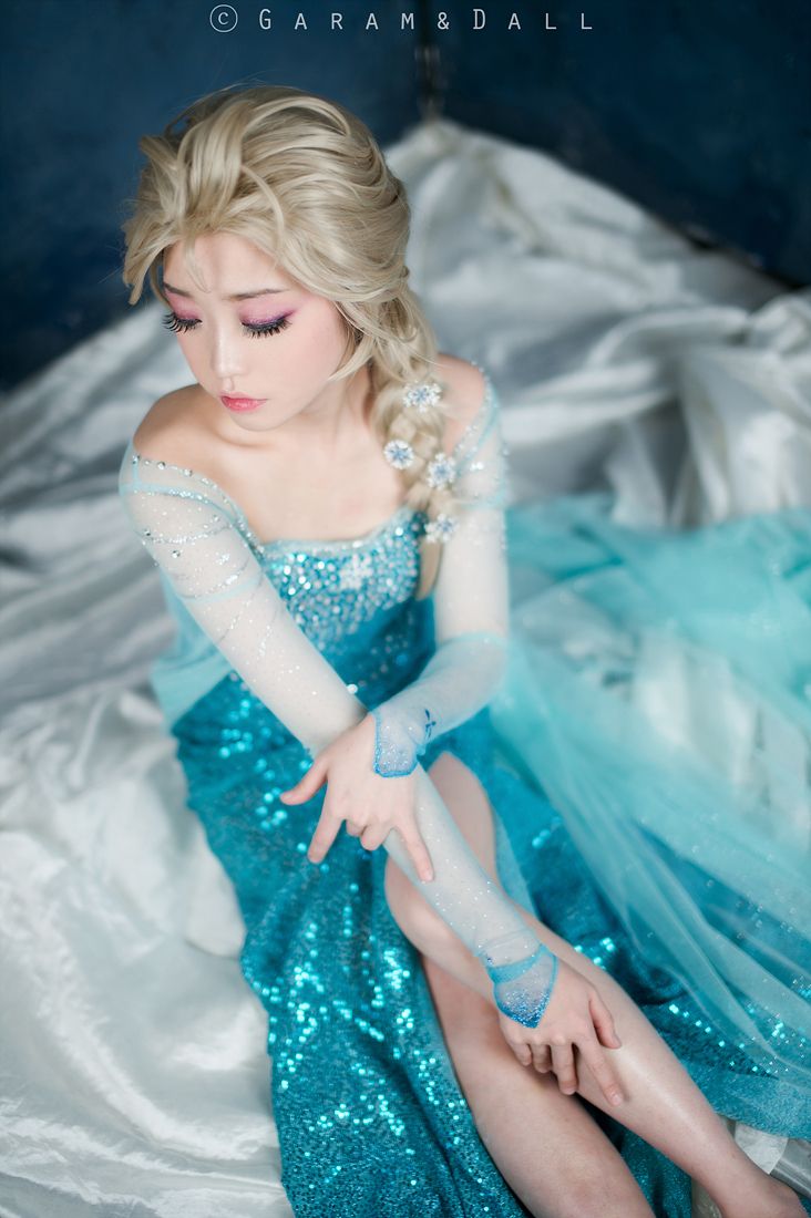 elsa cosplay frozen