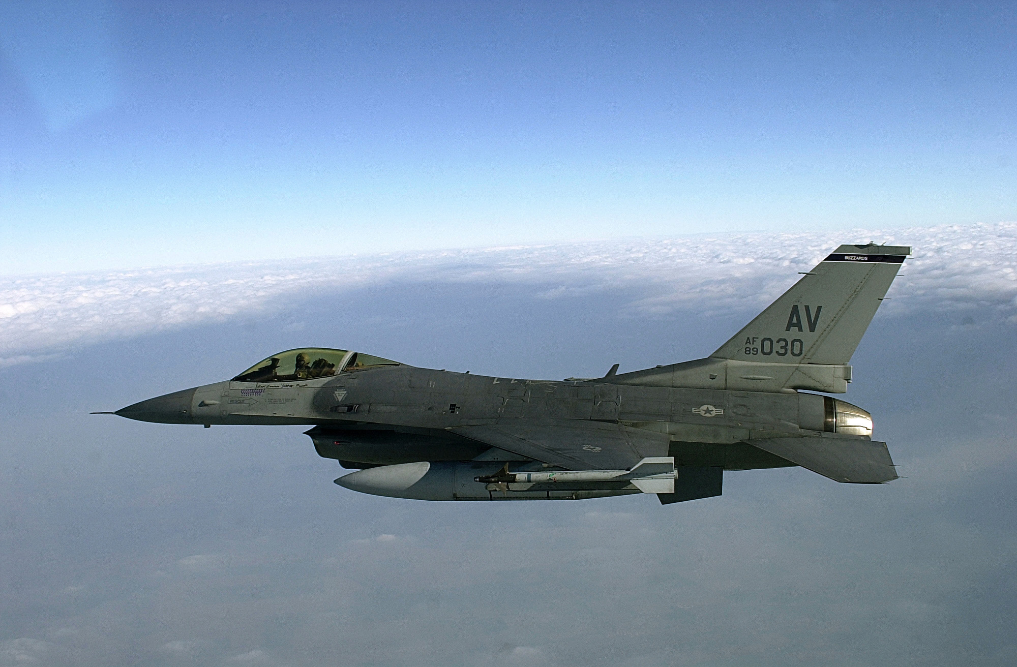 f-16 fighting falcon fighter jet