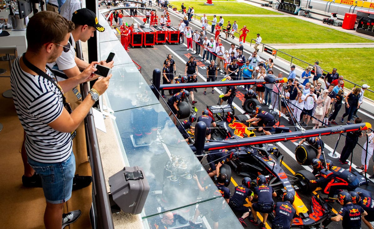 f1 paddock club cost