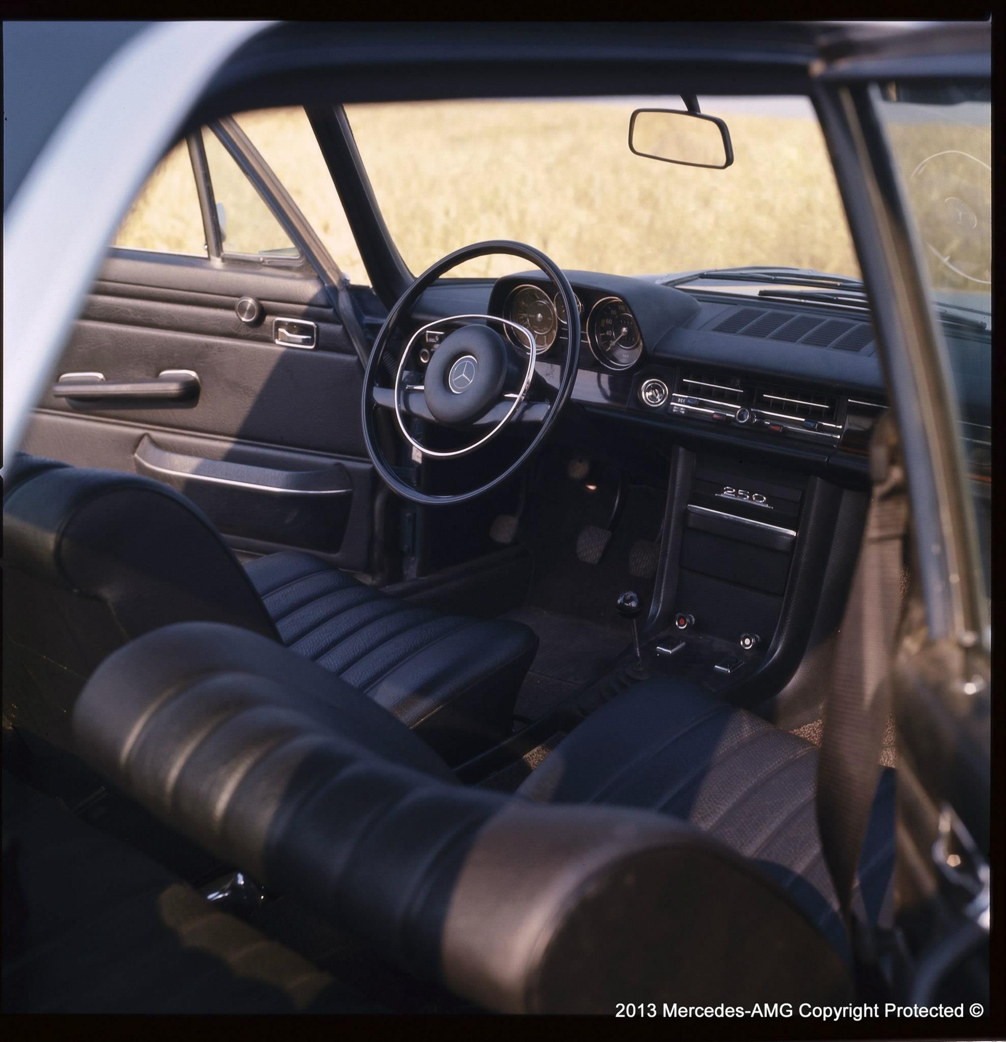 mercedes w114 interior