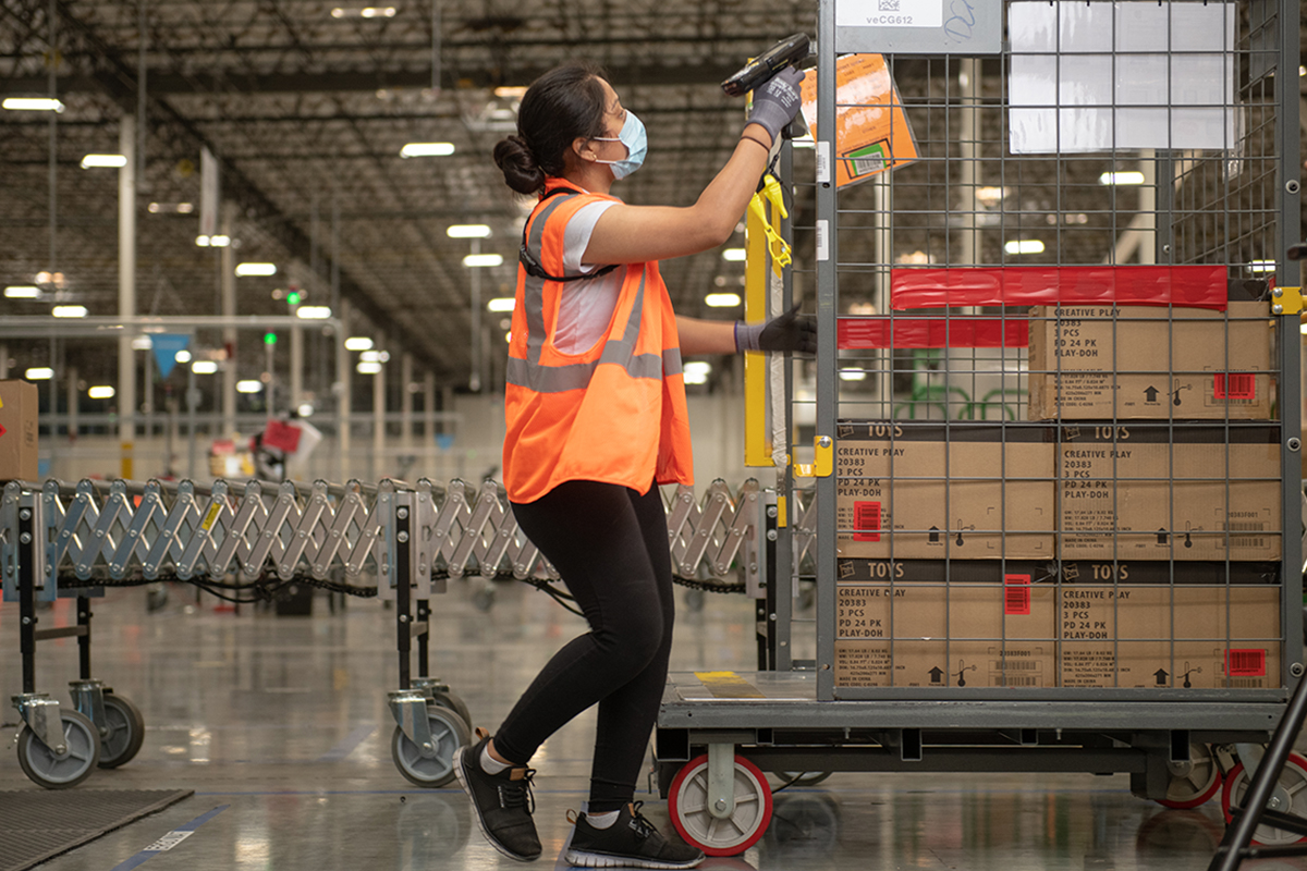 bodegas de amazon near me