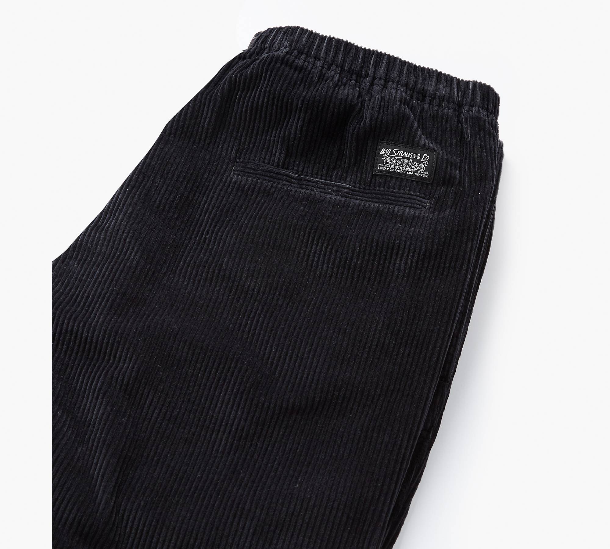 black levi pants