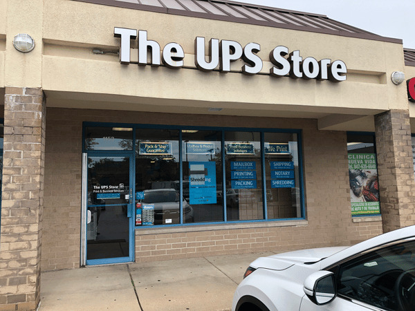 ups store des plaines il