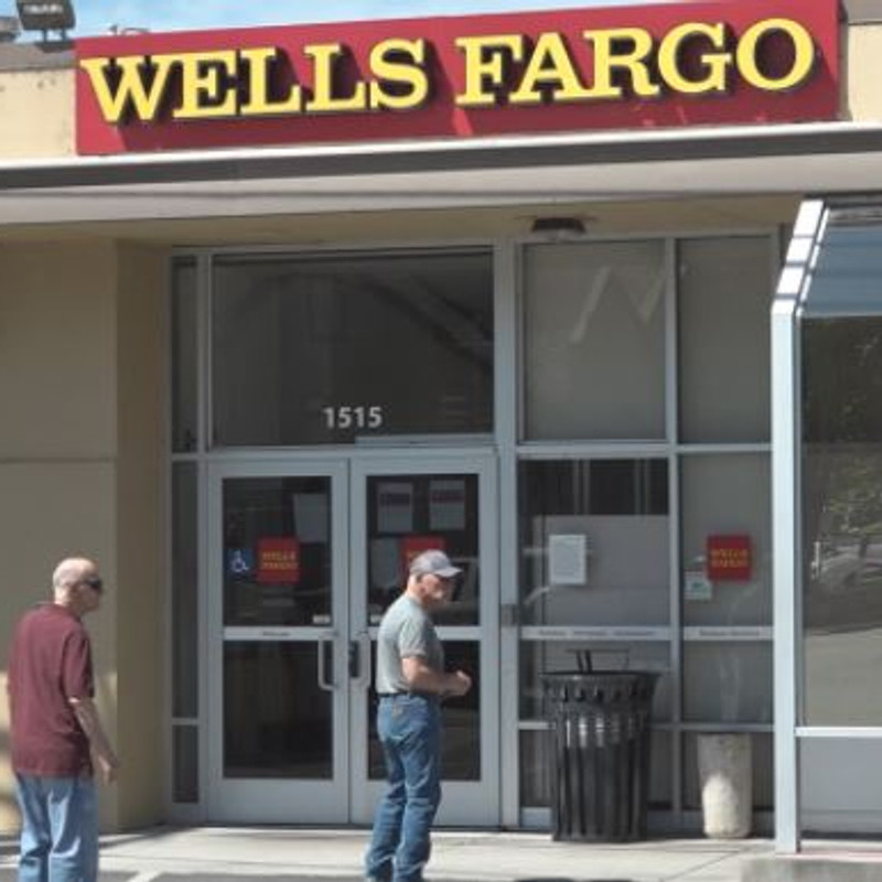 wells fargo bank near me hours of operation