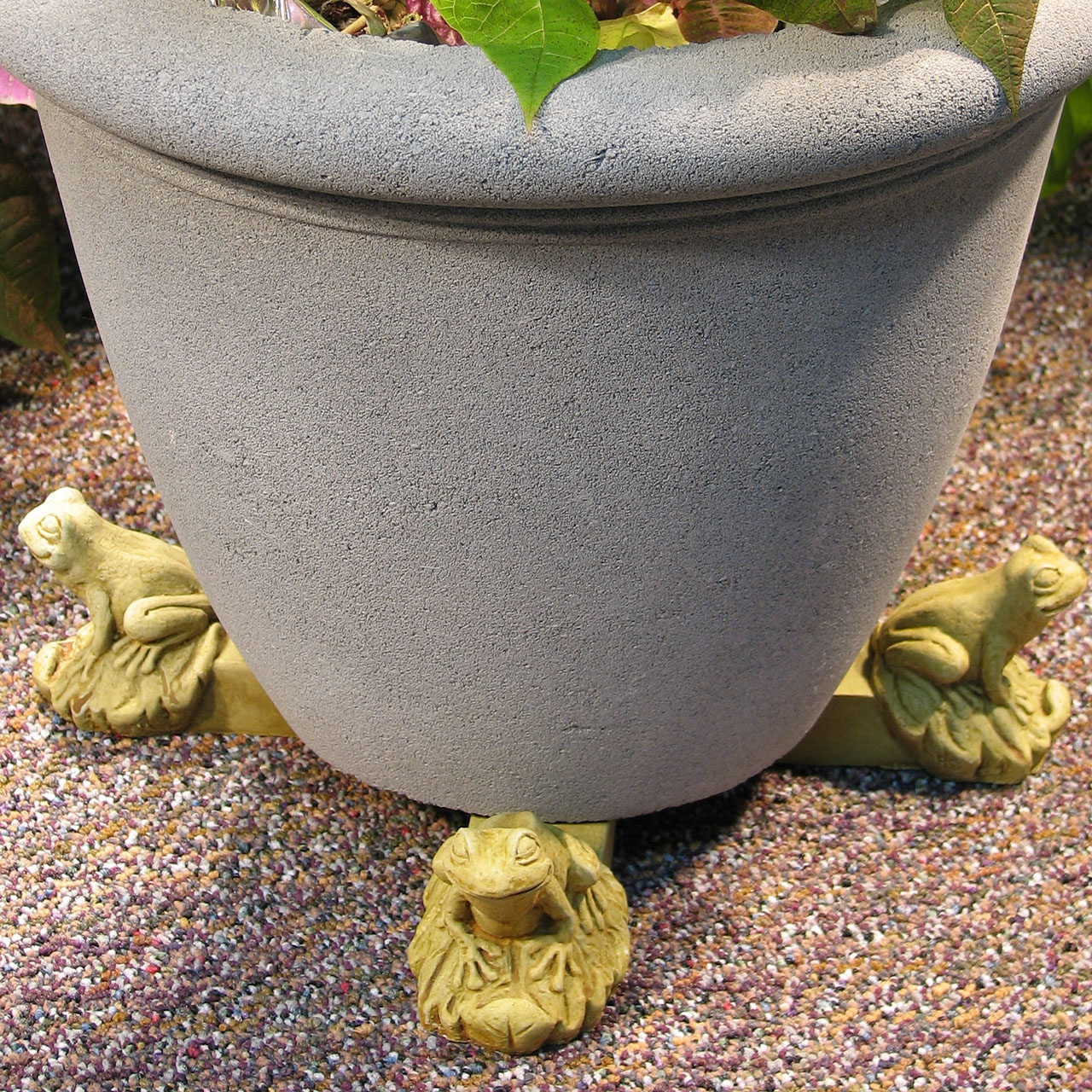 flower pots with feet