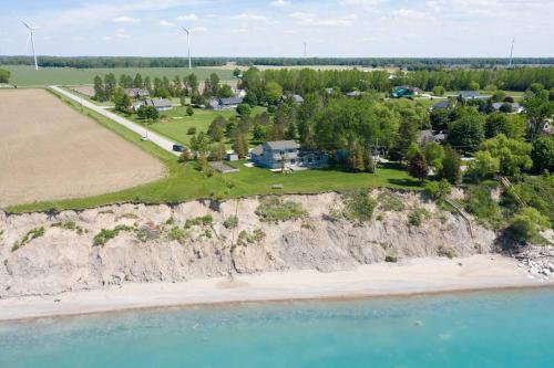 grand bend beach stays