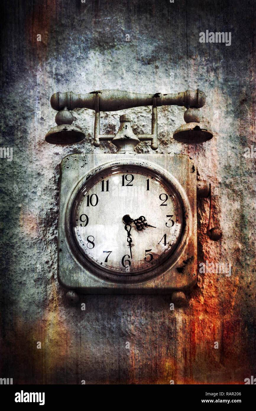 grunge clock